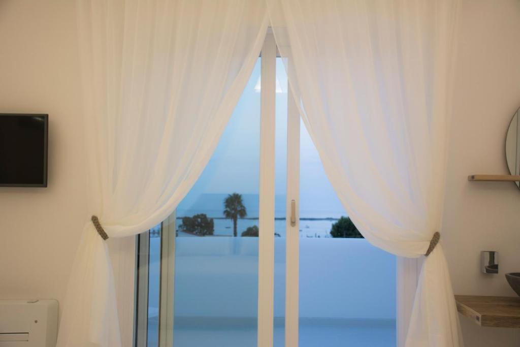 B&B Valentino Luxury Rooms By Salentolimit Porto Cesareo Exterior photo